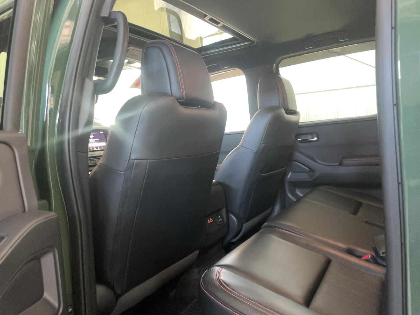 Used 2024 Nissan Frontier PRO-4X w/ Pro Premium Package AWD/4WD image 6