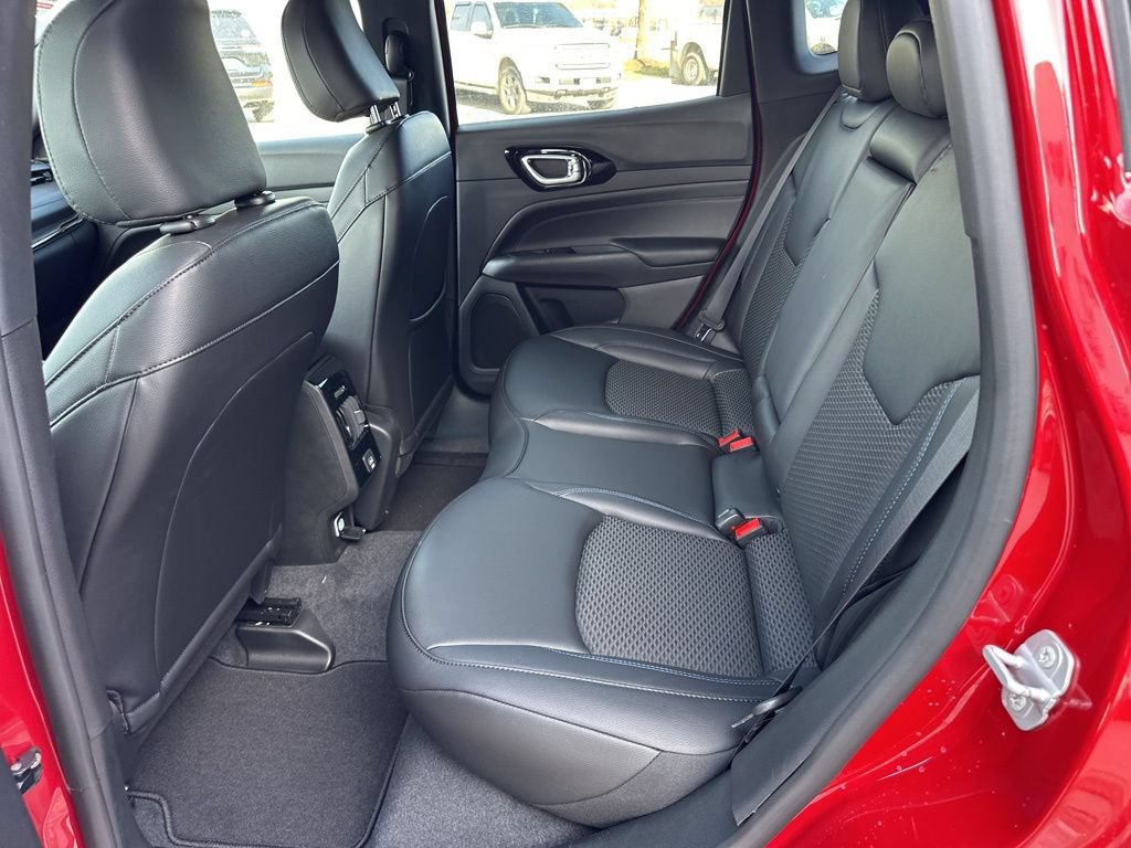 New 2026 Jeep Compass Latitude AWD/4WD image 36