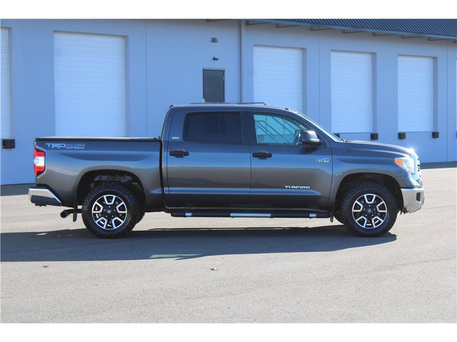 Used 2017 Toyota Tundra SR5 w/ TRD Off Road Package image 4