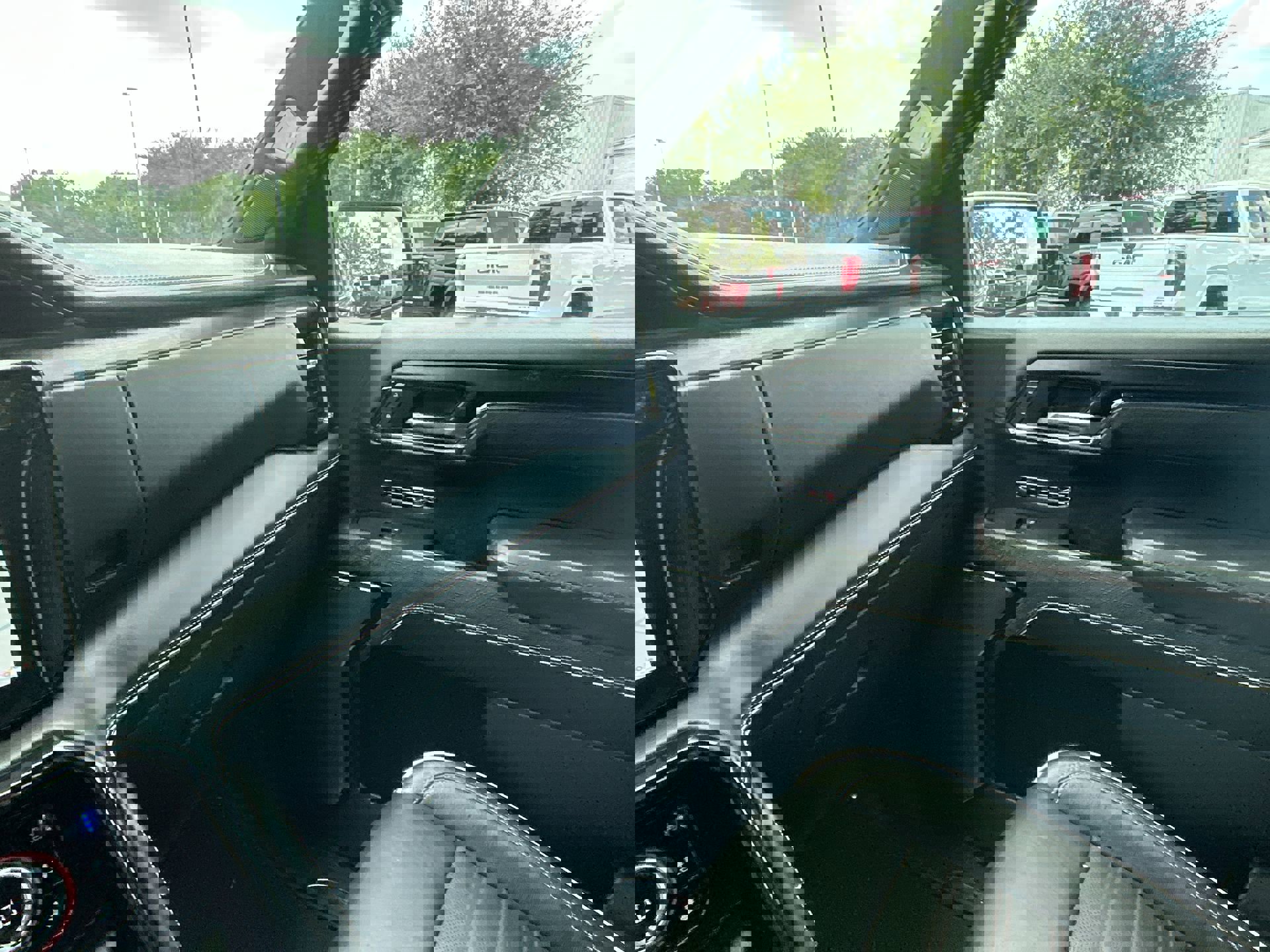 Used 2022 GMC Sierra 1500 AT4X image 31