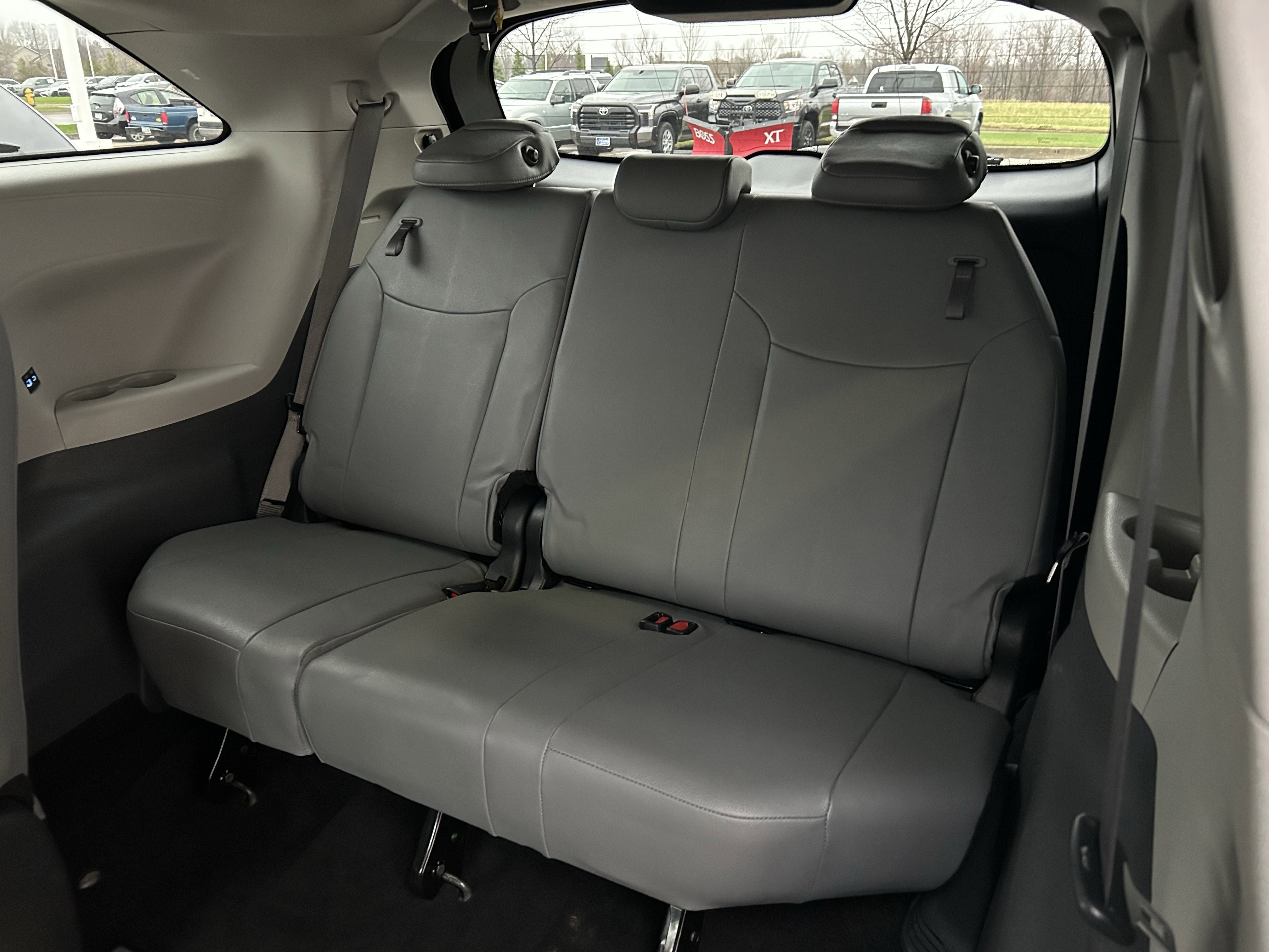 Certified 2024 Toyota Sienna XLE FWD image 22