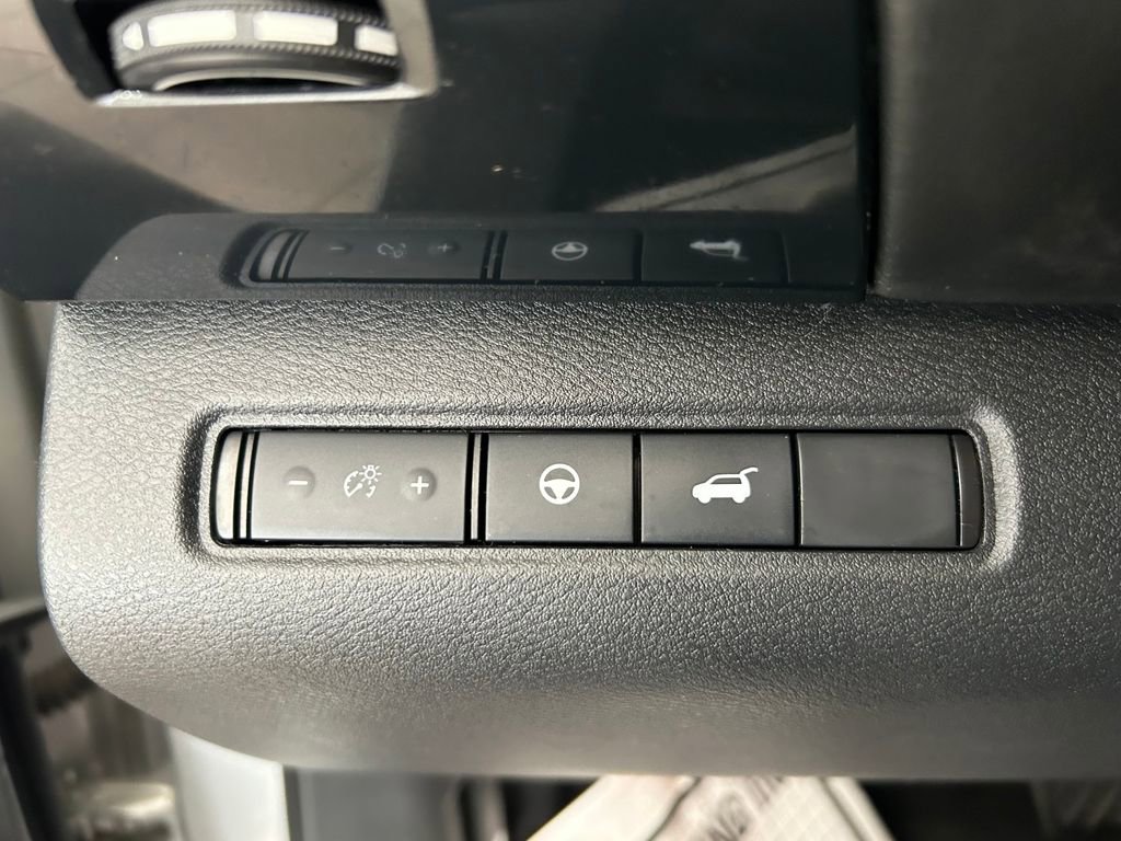 Used 2022 Nissan Pathfinder SV w/ SV Premium Package image 14