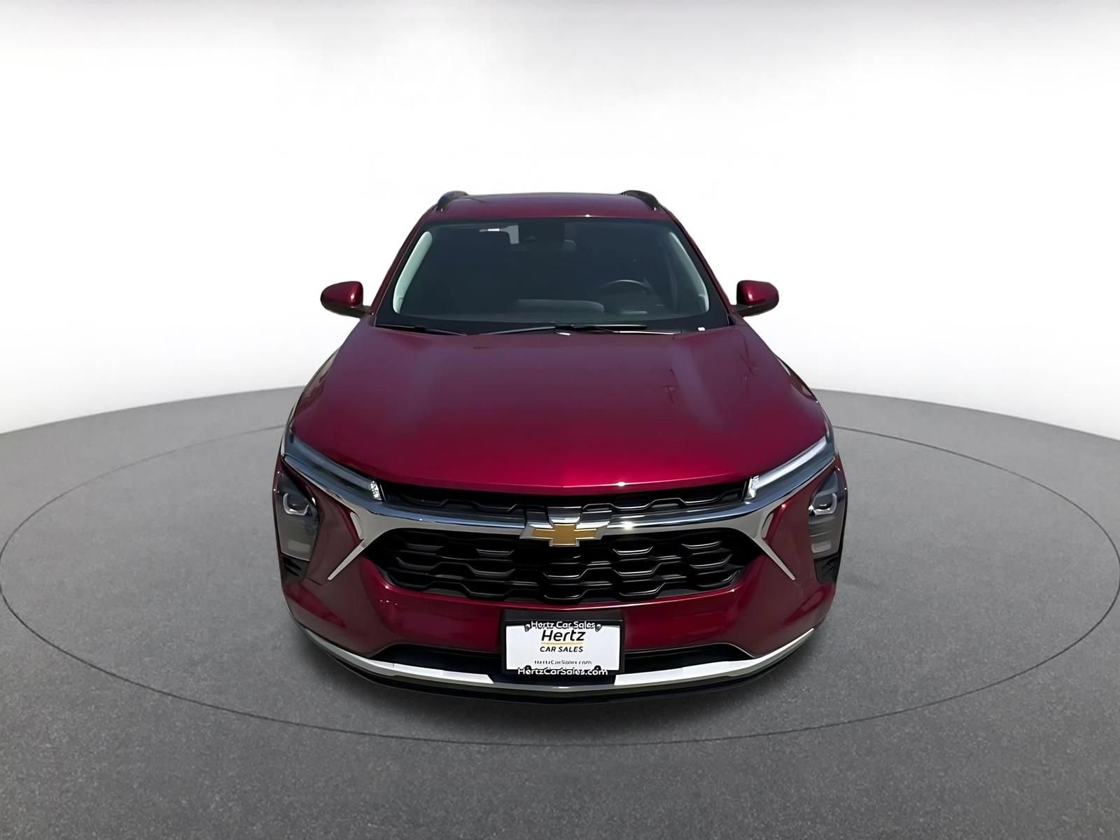 Used 2025 Chevrolet Trax LT w/ LT Convenience Package FWD image 3