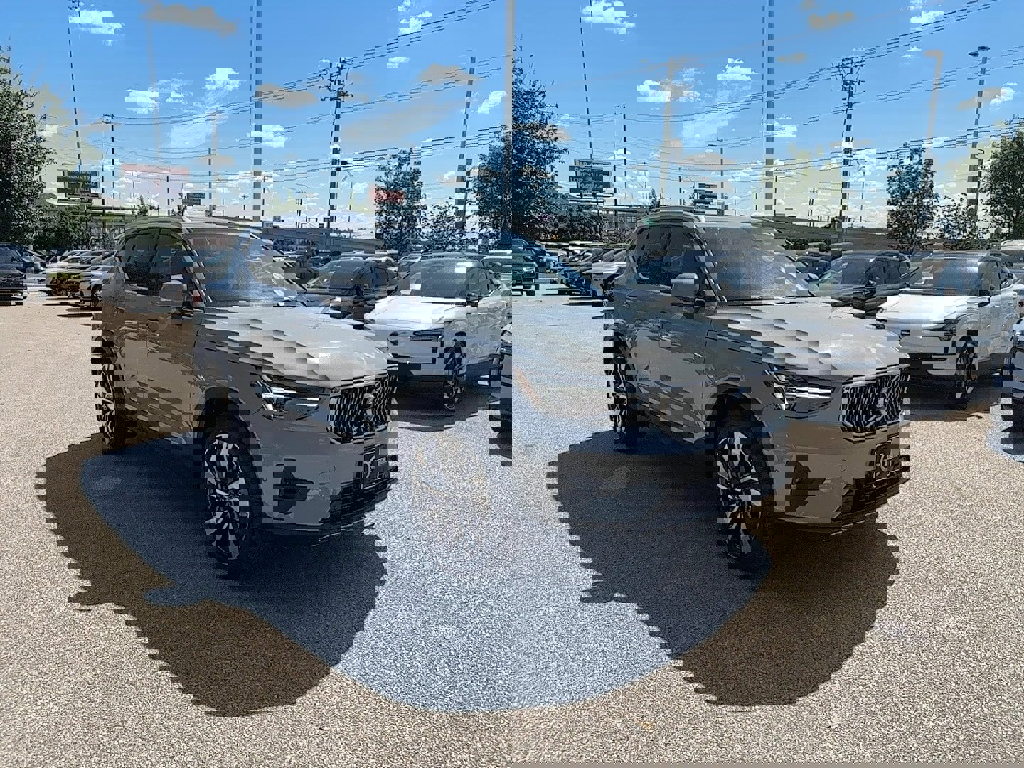 New 2025 Volvo XC40 B5 Ultra w/ Protection Package image 8