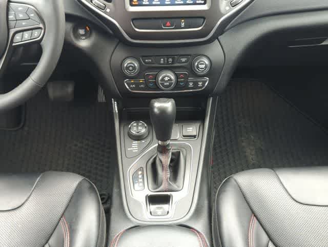 Used 2022 Jeep Cherokee Trailhawk w/ Premium Leather Package AWD/4WD image 27