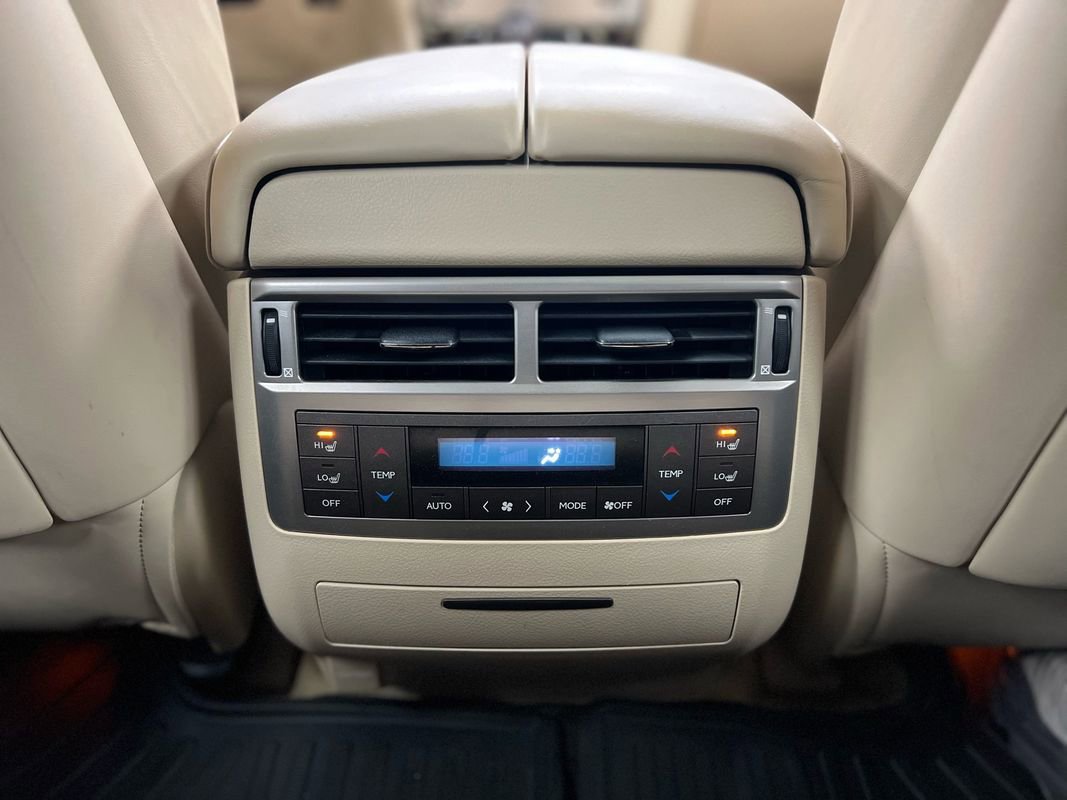 Used 2013 Lexus LX 570 4WD w/ Luxury Pkg image 29