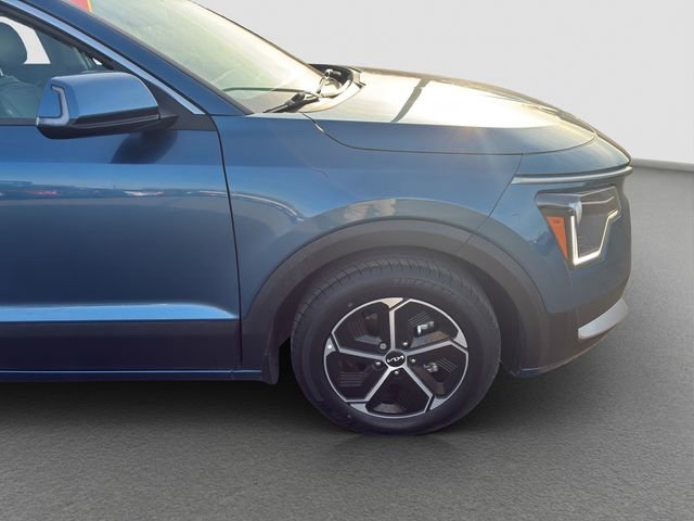 Used 2024 Kia Niro EX image 11