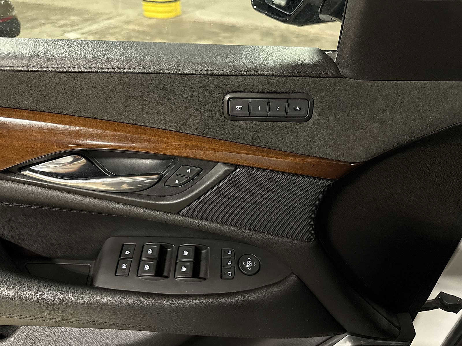 Used 2020 Cadillac Escalade ESV Luxury image 24