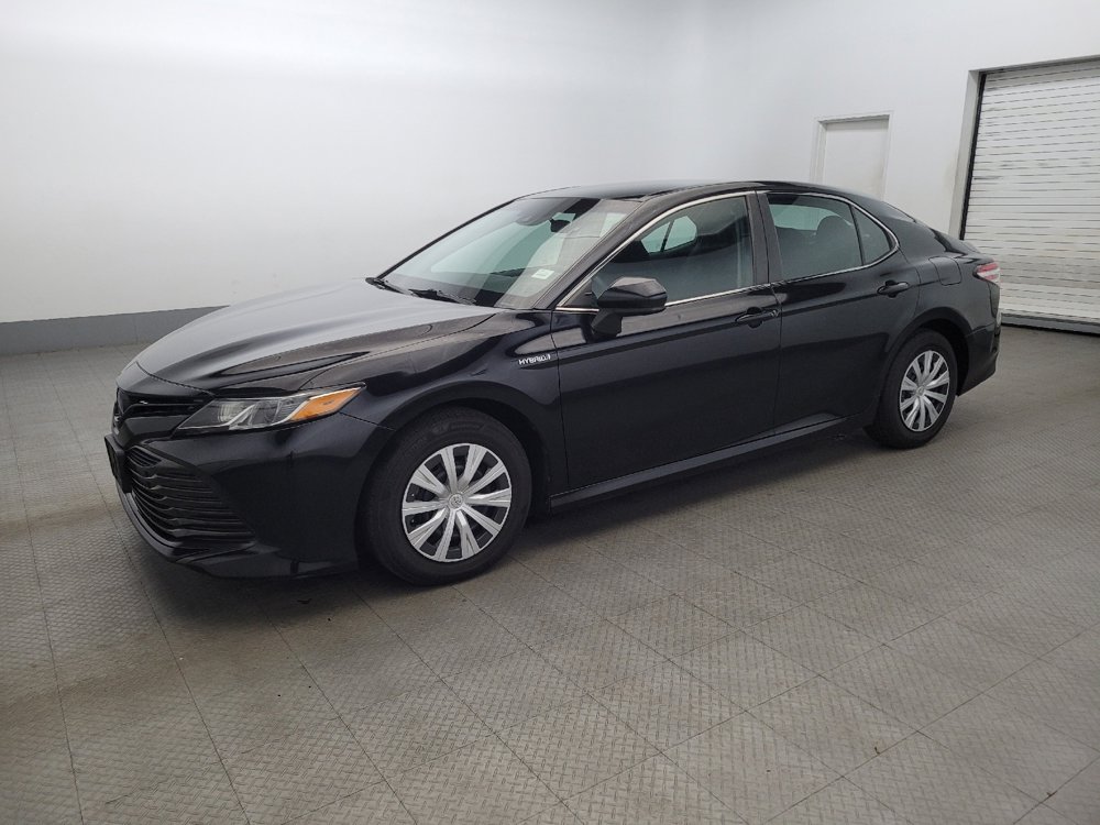 Used 2018 Toyota Camry LE image 2