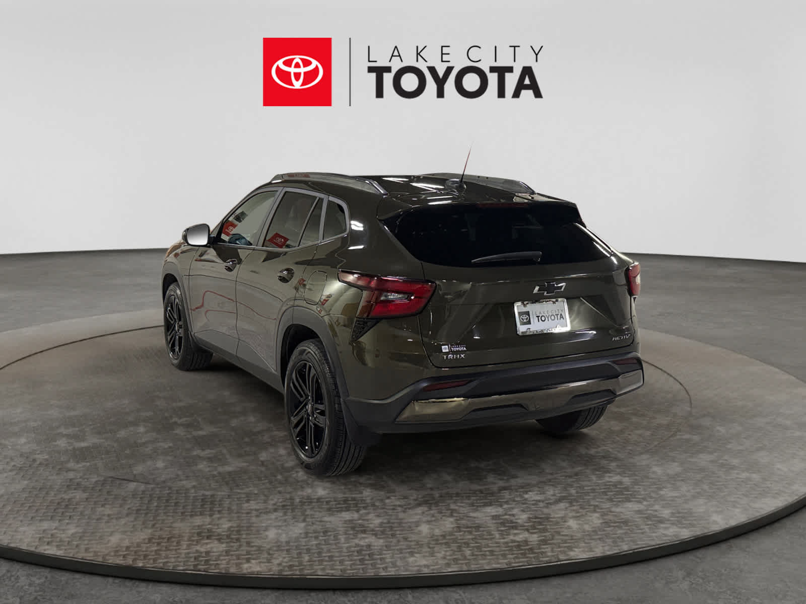 Used 2024 Chevrolet Trax ACTIV w/ Sunroof Package FWD image 5
