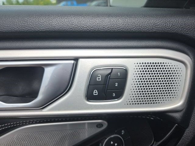 Used 2022 Ford Explorer ST w/ ST Street Pack AWD/4WD image 13