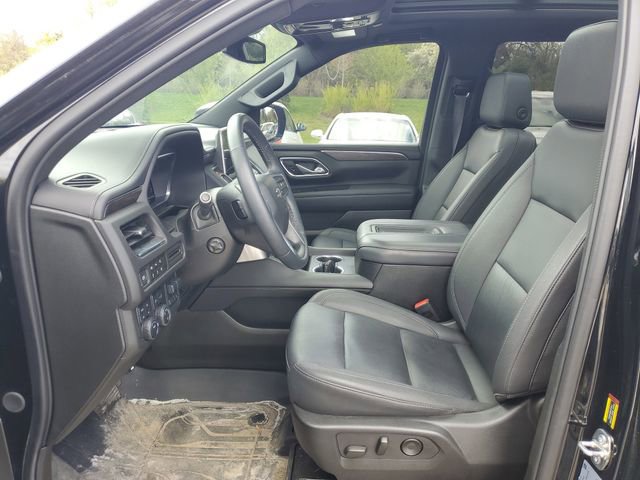 Used 2024 Chevrolet Tahoe Z71 w/ Luxury Package AWD/4WD image 13