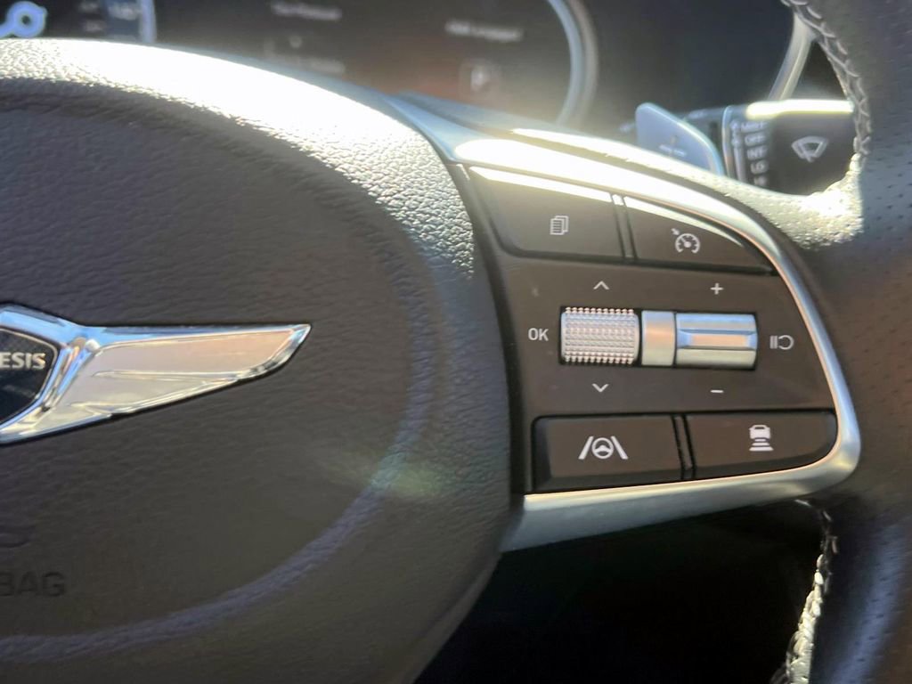 Used 2023 Genesis G70 2.0T image 23
