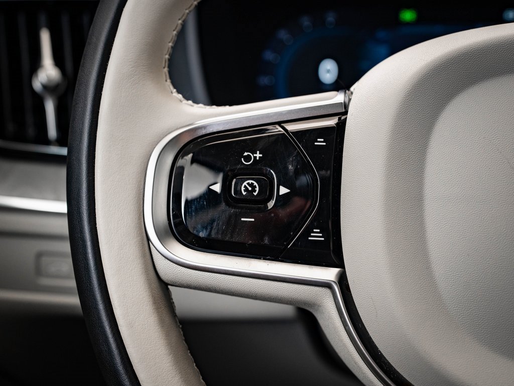 Used 2025 Volvo XC60 B5 Ultra w/ Protection Package Premier image 29