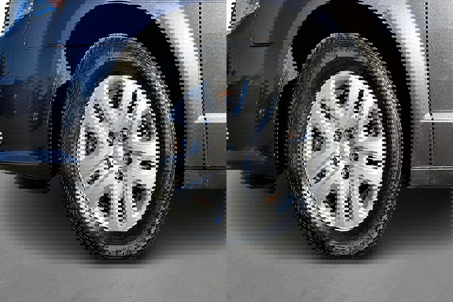 Used 2018 Dodge Grand Caravan SE w/ UConnect Hands-Free Group image 8