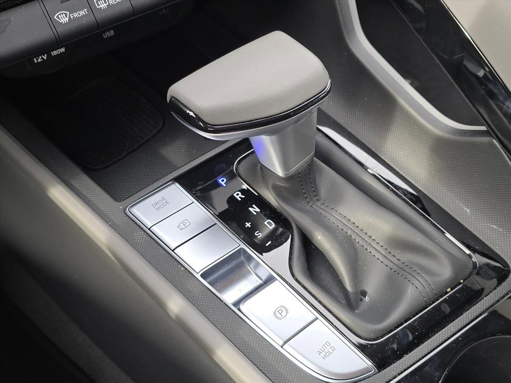 Used 2025 Hyundai Elantra SEL image 22