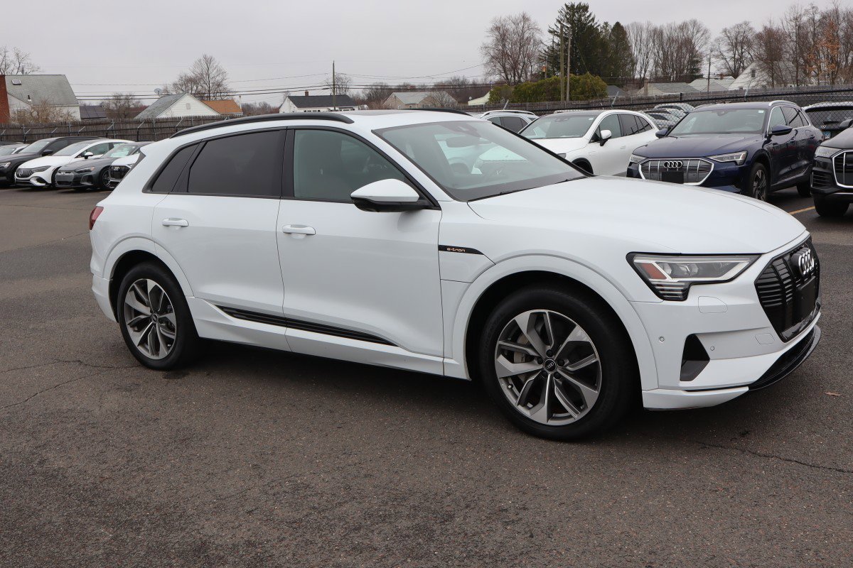 Used 2021 Audi e-tron Premium Plus w/ Premium Plus Package AWD/4WD image 3