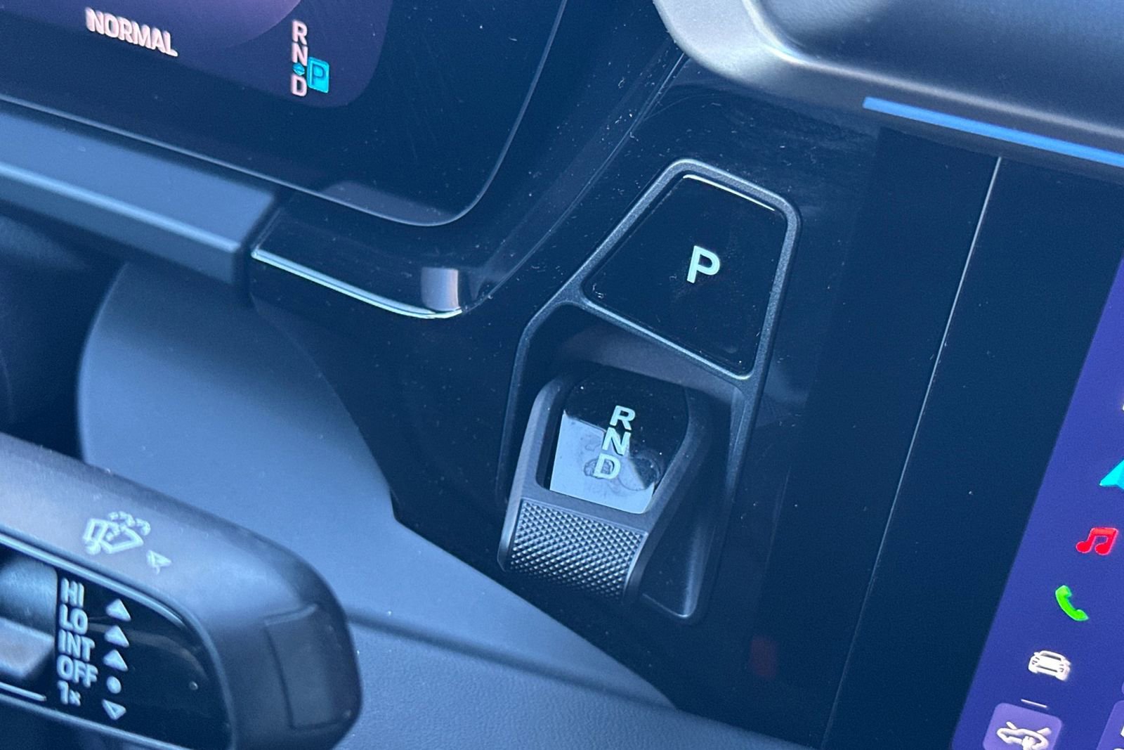 Certified 2025 Porsche Macan 4 Electric image 28