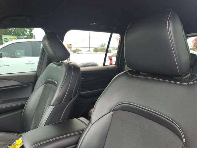 Used 2025 Jeep Grand Cherokee Altitude AWD/4WD image 14