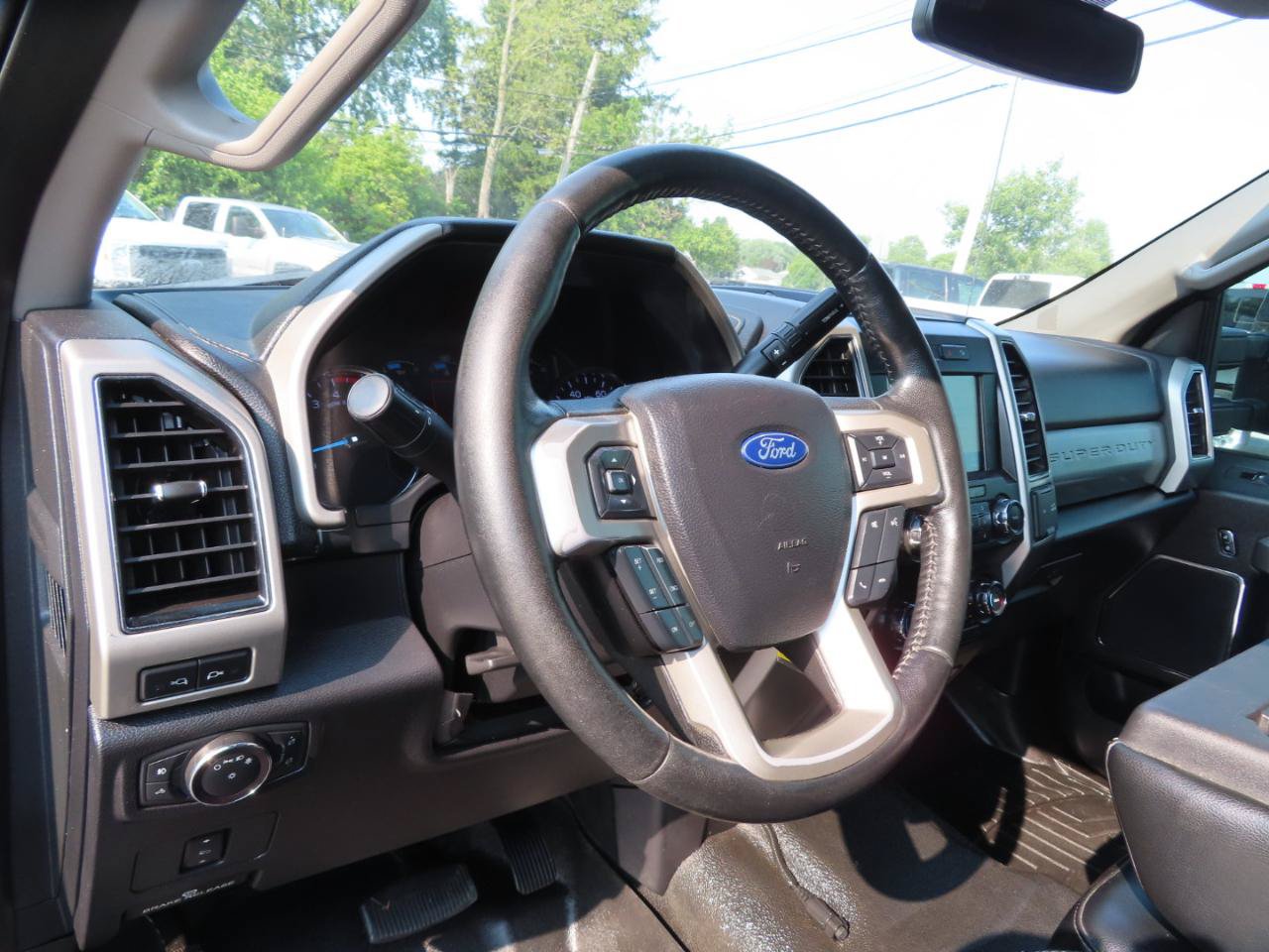 Used 2019 Ford F250 Lariat w/ FX4 Off-Road Package AWD/4WD image 30