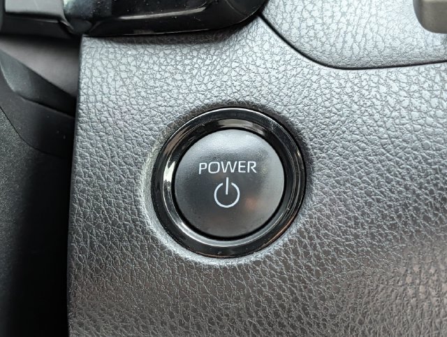 Used 2025 Toyota Camry SE FWD image 18