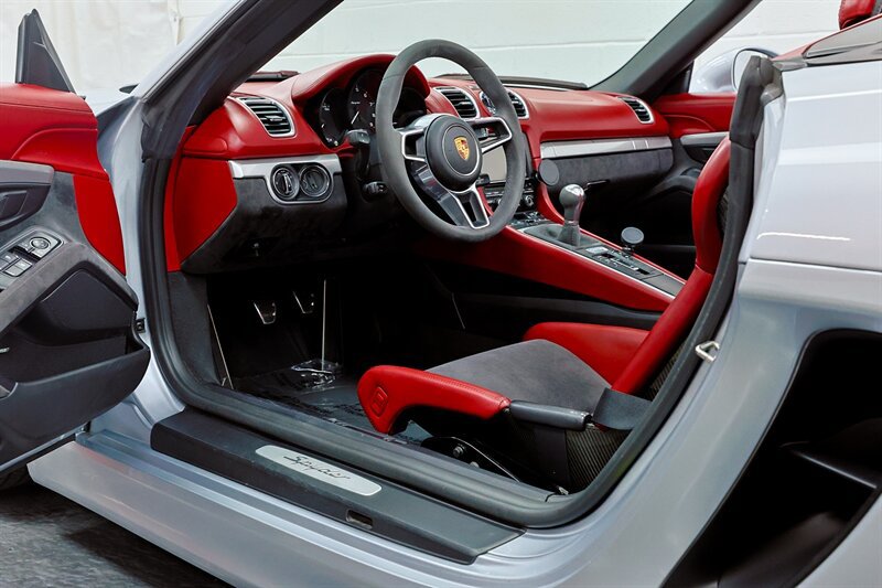 Used 2016 Porsche Boxster Spyder RWD image 77