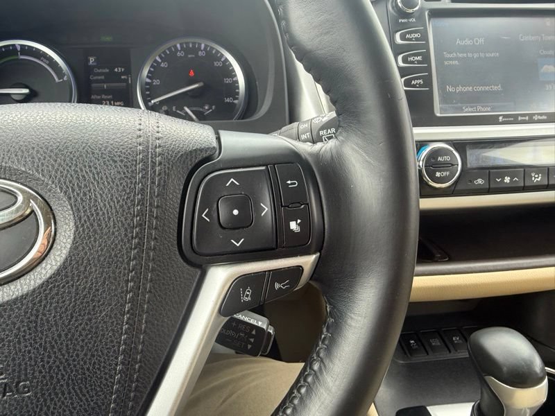 Used 2017 Toyota Highlander XLE AWD/4WD image 23