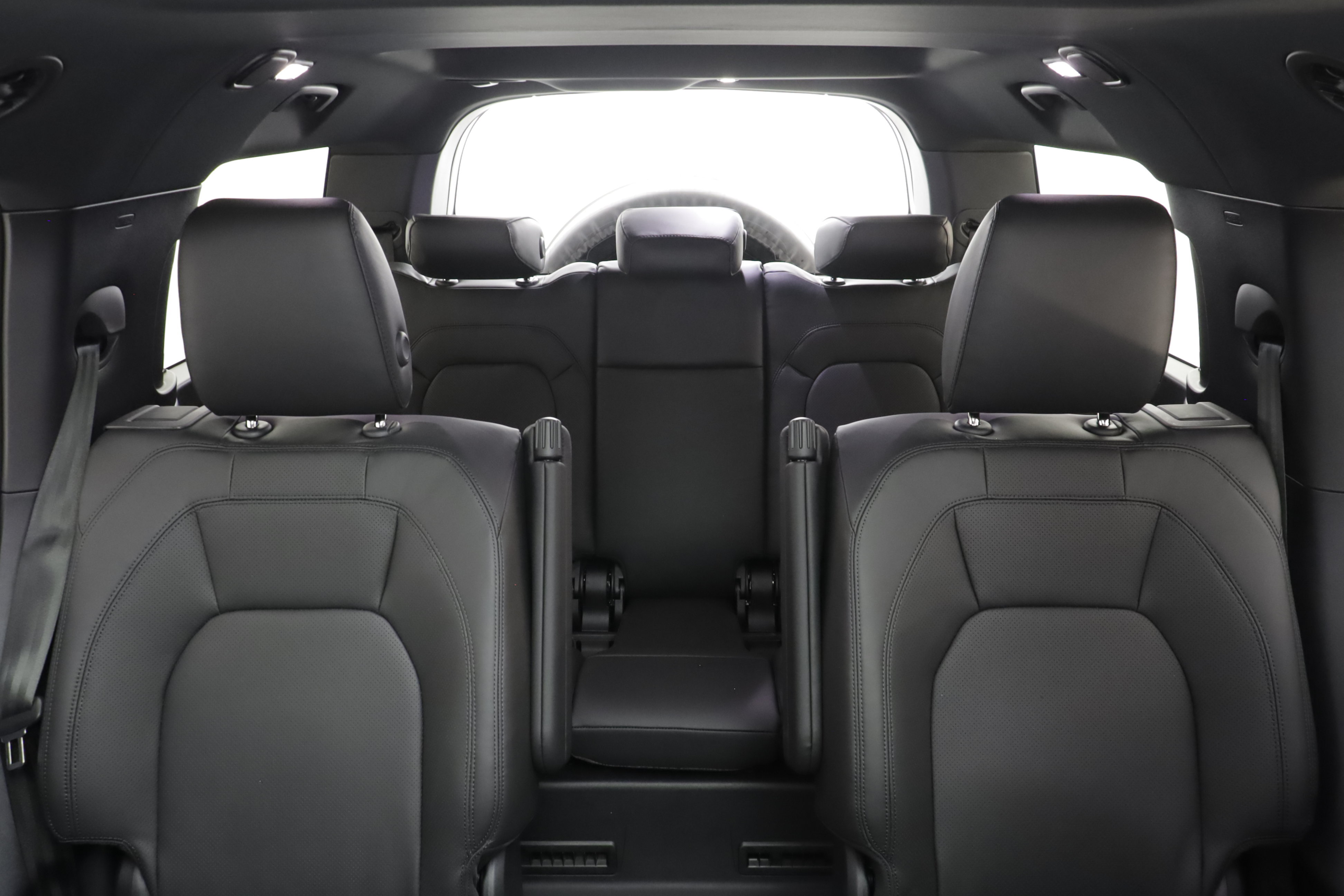 New 2026 Land Rover Defender 130 S AWD/4WD image 15