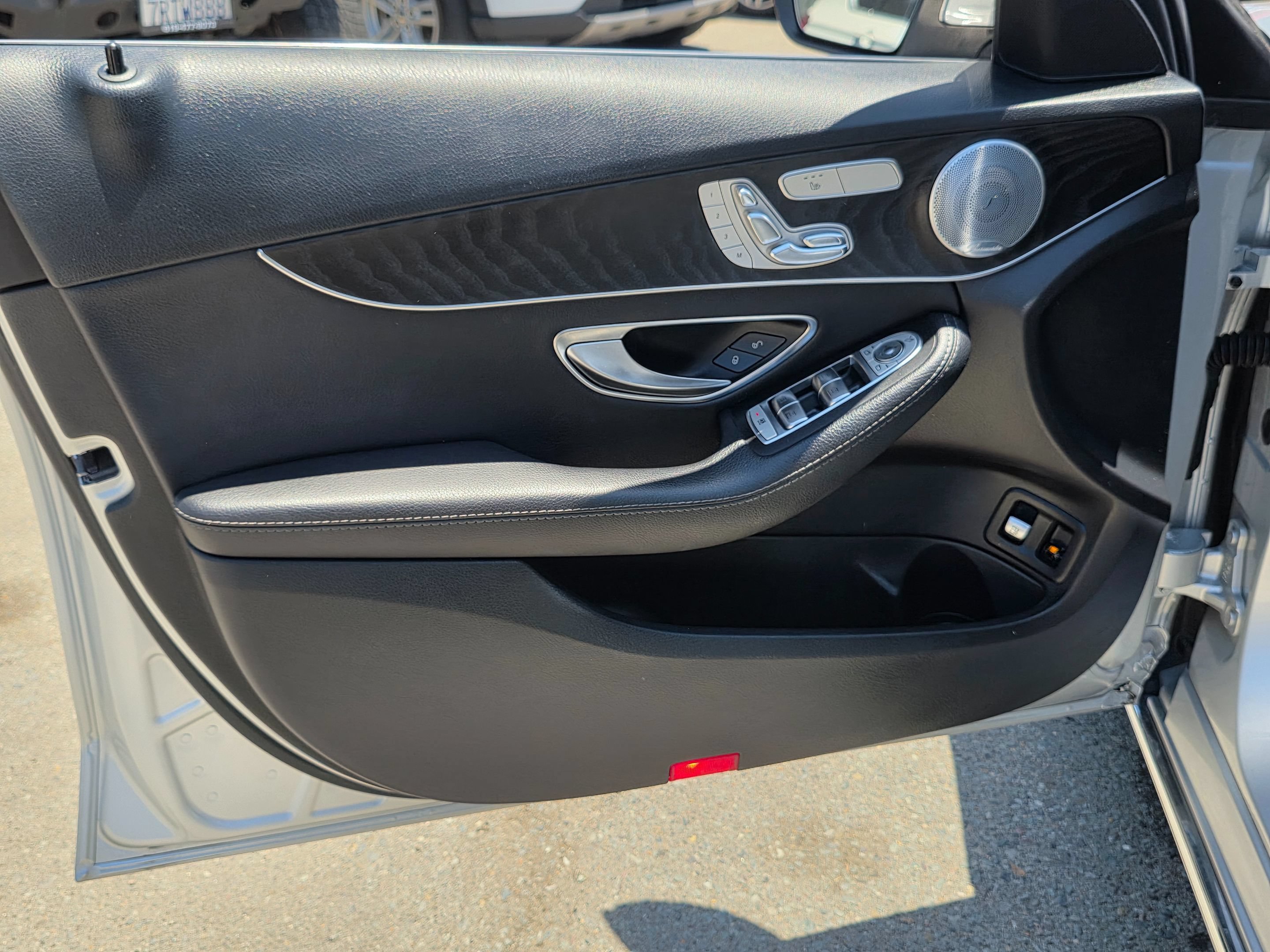 Used 2016 Mercedes-Benz C 350e Sedan w/ Multimedia Package image 20