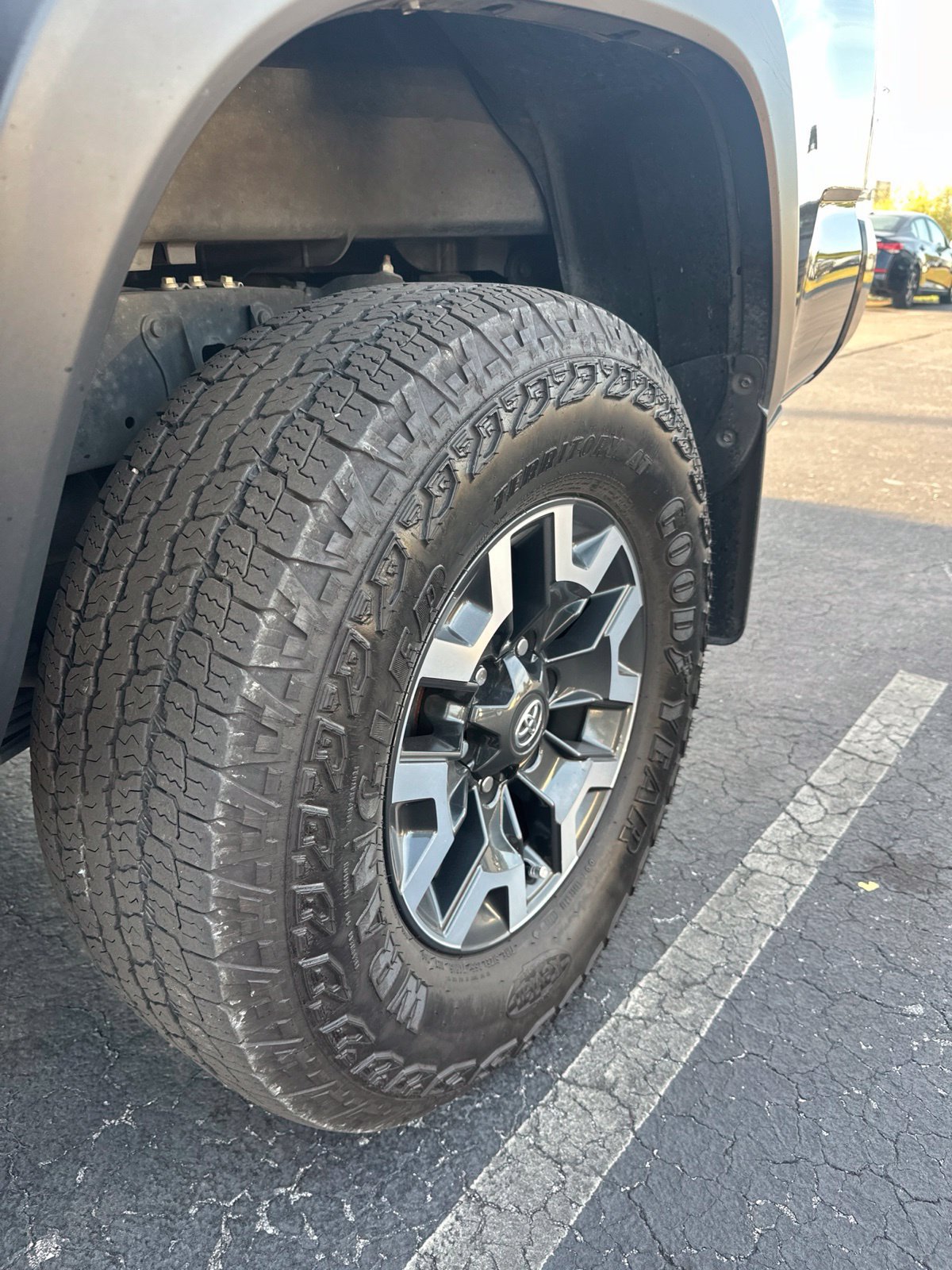 Used 2023 Toyota Tacoma TRD Off-Road w/ Technology Package AWD/4WD image 5