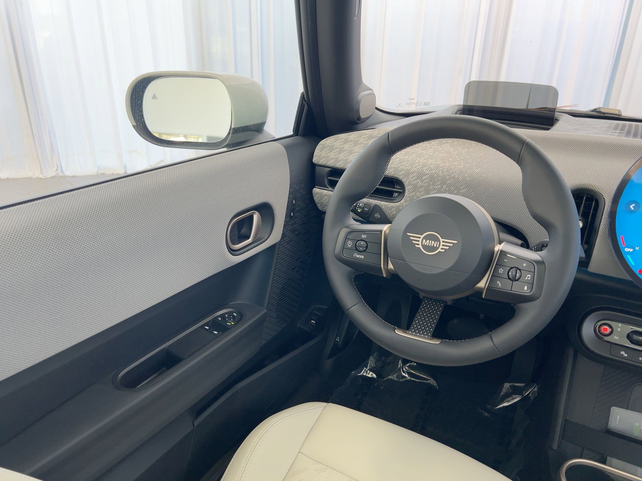 New 2026 MINI Cooper 2-Door Hardtop FWD image 4