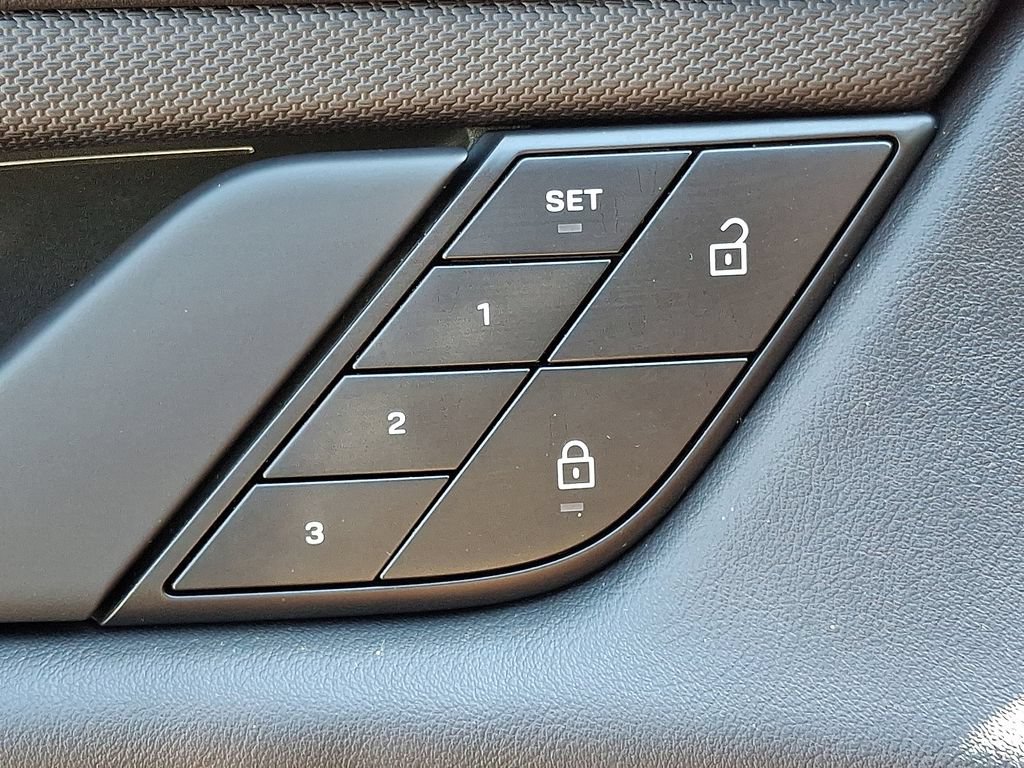 Used 2023 Porsche Taycan w/ Premium Package RWD image 27