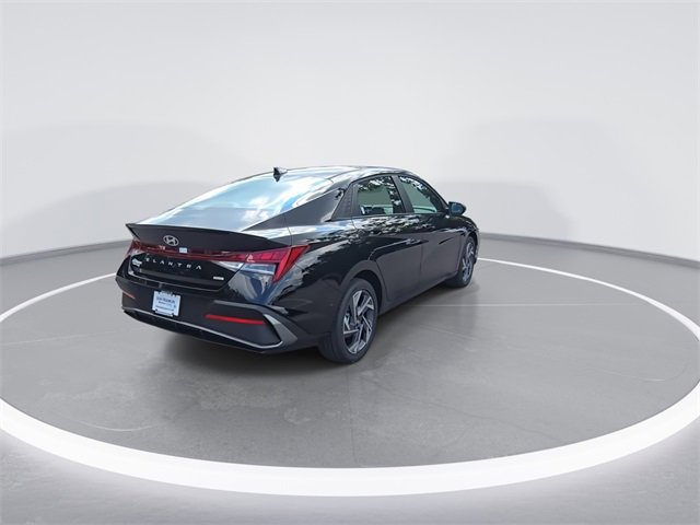 New 2025 Hyundai Elantra SEL image 8