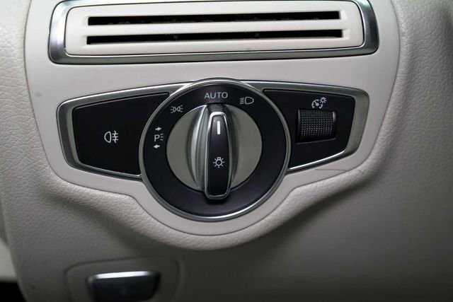 Used 2018 Mercedes-Benz C 300 C 300 image 19