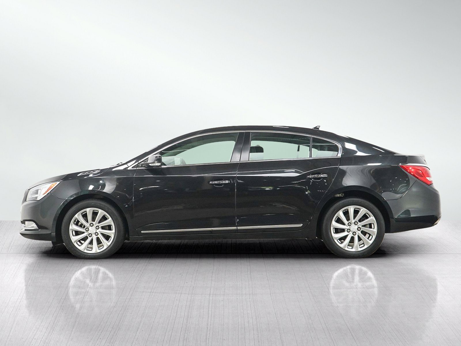 Used 2014 Buick LaCrosse Leather FWD image 2