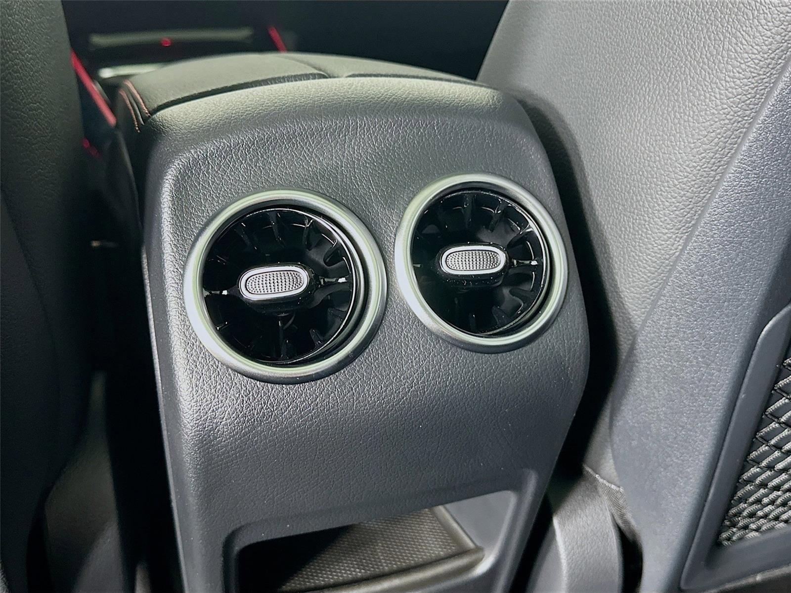 Certified 2025 Mercedes-Benz GLA 250 4MATIC image 32