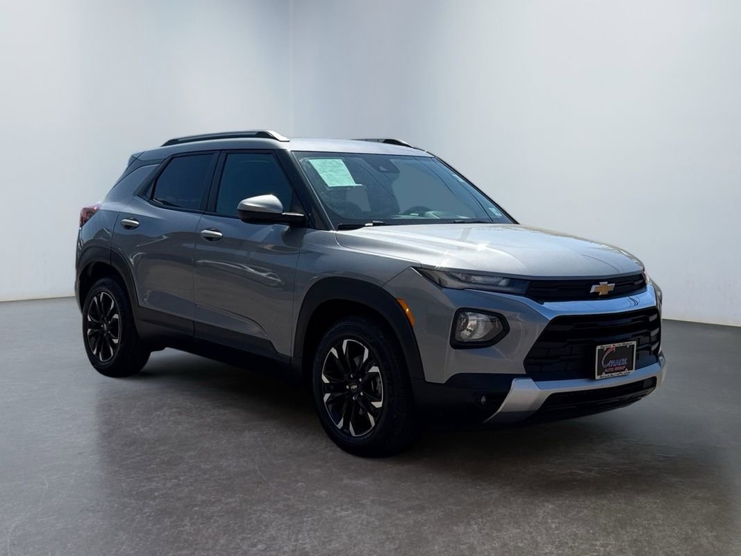 Used 2023 Chevrolet TrailBlazer LT w/ Convenience Package FWD image 3