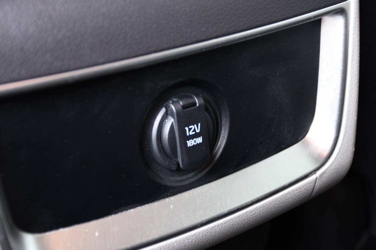 Used 2024 Kia Carnival LX FWD image 25