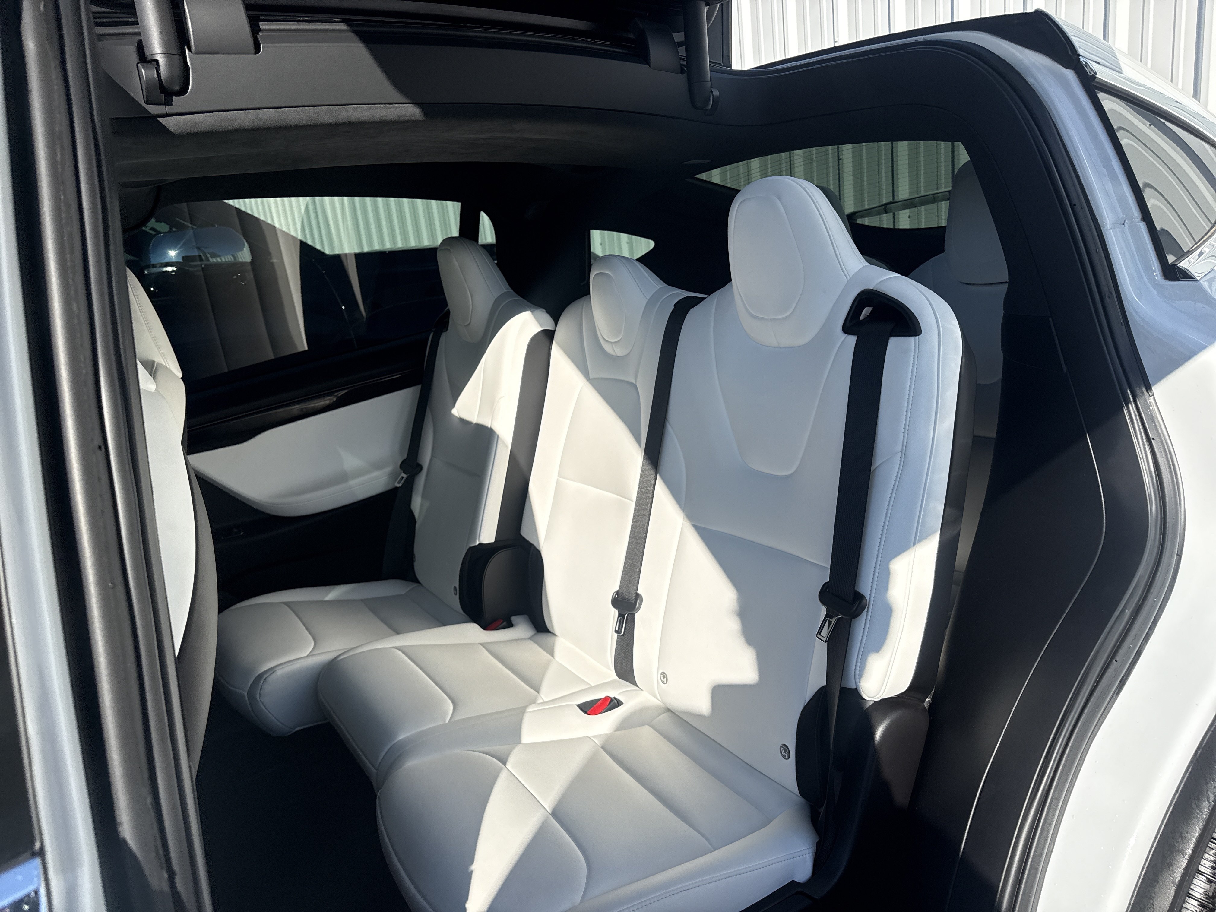 Used 2021 Tesla Model X Long Range AWD/4WD image 3