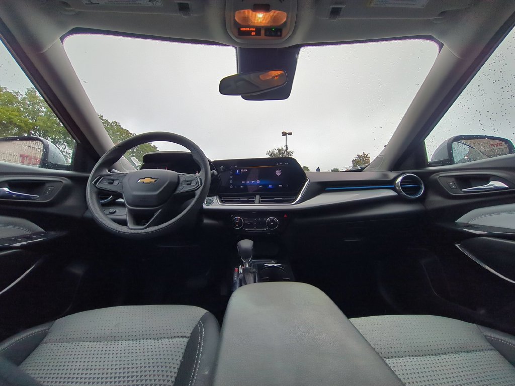 Used 2026 Chevrolet Trax LT FWD image 22