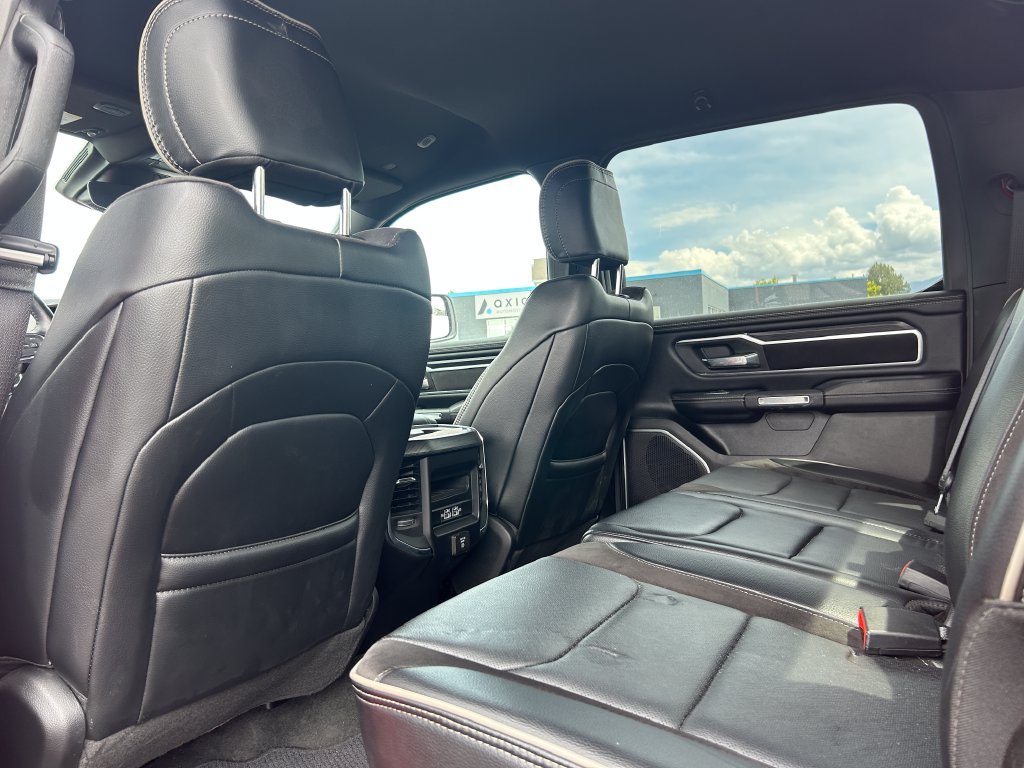 Used 2024 RAM 1500 Laramie AWD/4WD image 32