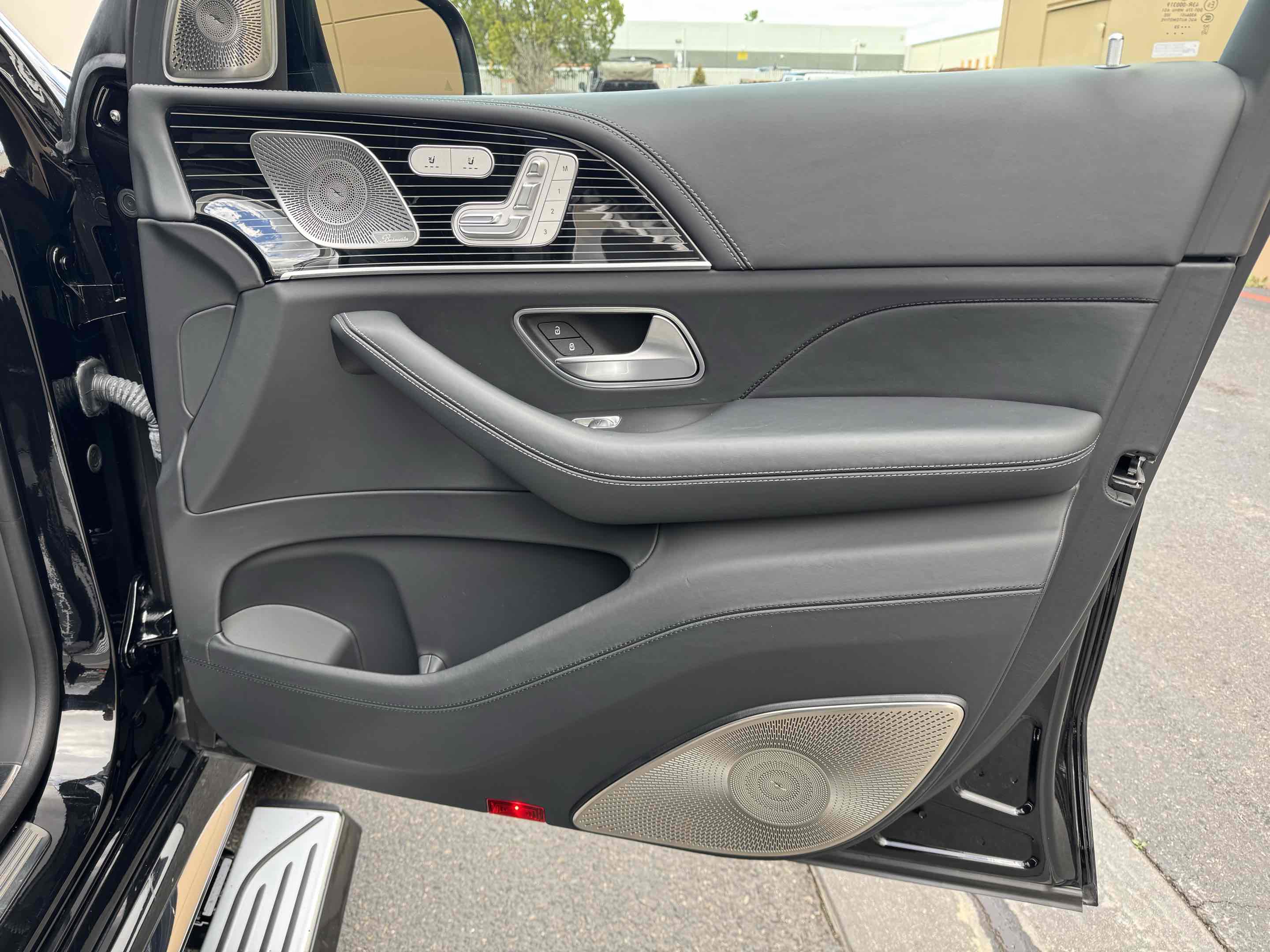 Used 2023 Mercedes-Benz Maybach GLS 600 4MATIC image 77