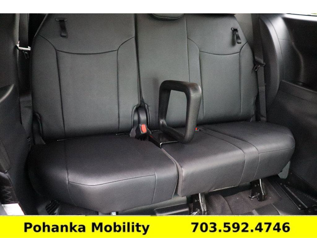 Used 2025 Toyota Sienna XSE w/ XSE Plus Package FWD image 13