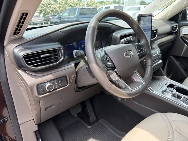 Certified 2020 Ford Explorer Platinum w/ Premium Technology Package AWD/4WD image 13