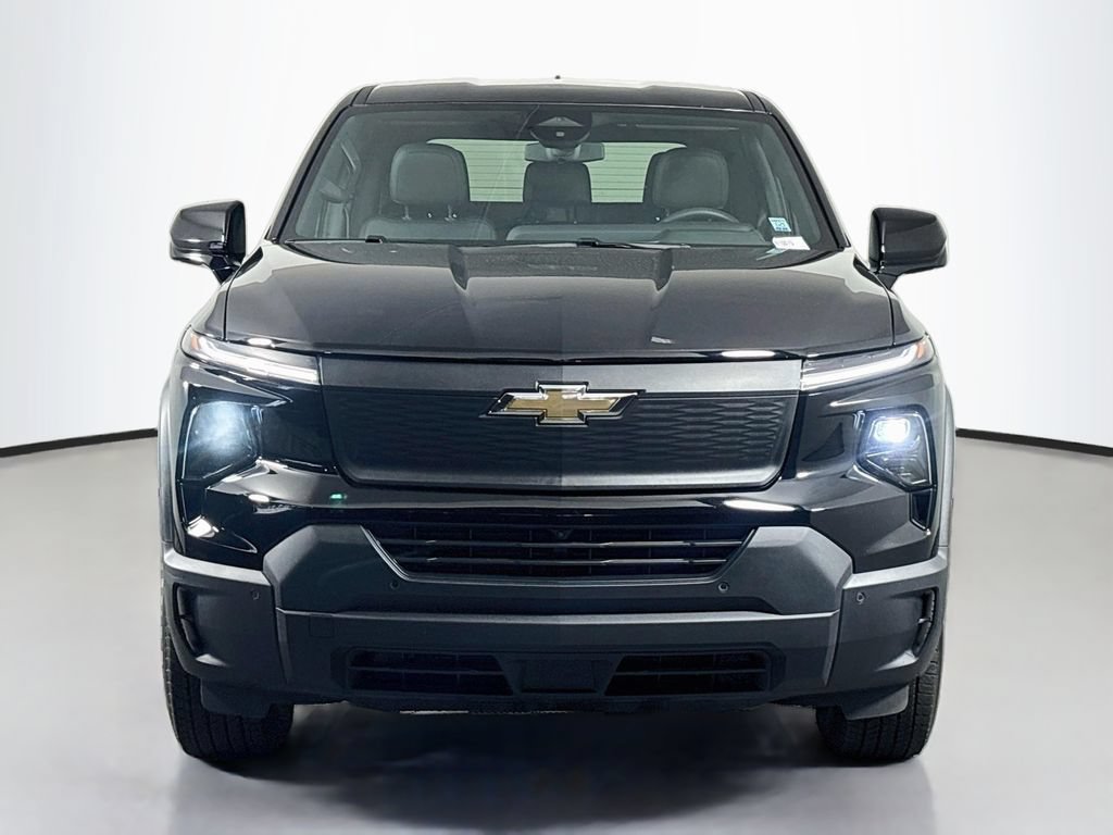 Certified 2026 Chevrolet Silverado EV W/T AWD/4WD image 2
