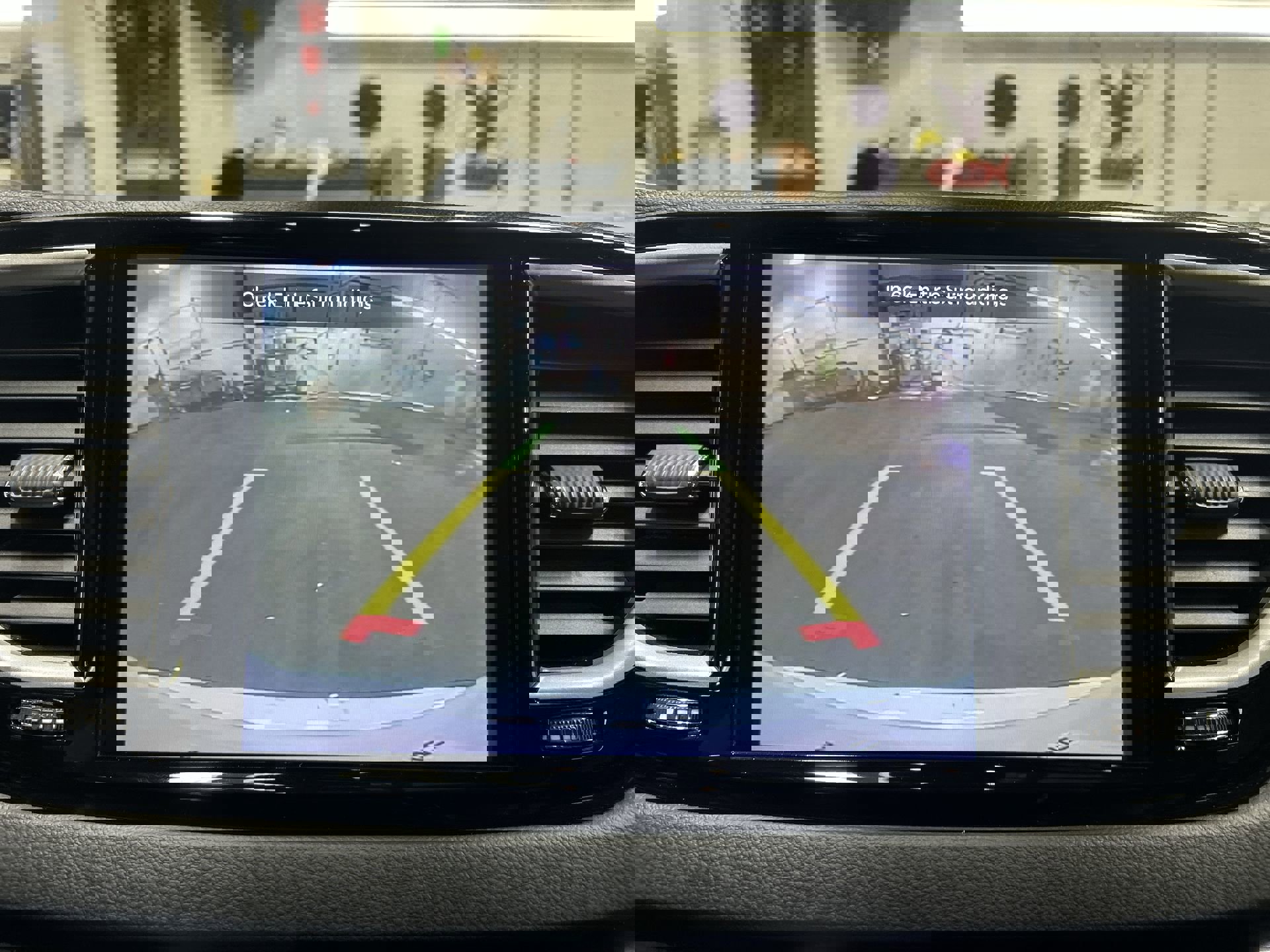 Used 2023 Chrysler Pacifica Touring-L image 17