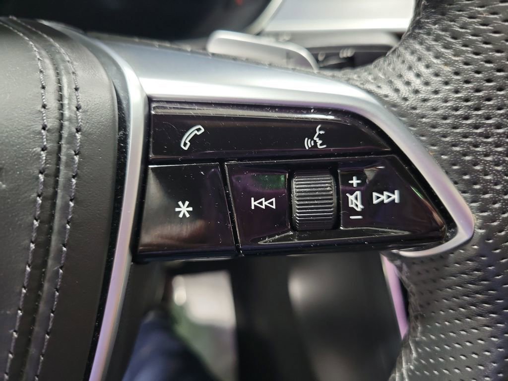 Used 2022 Audi S8 image 45