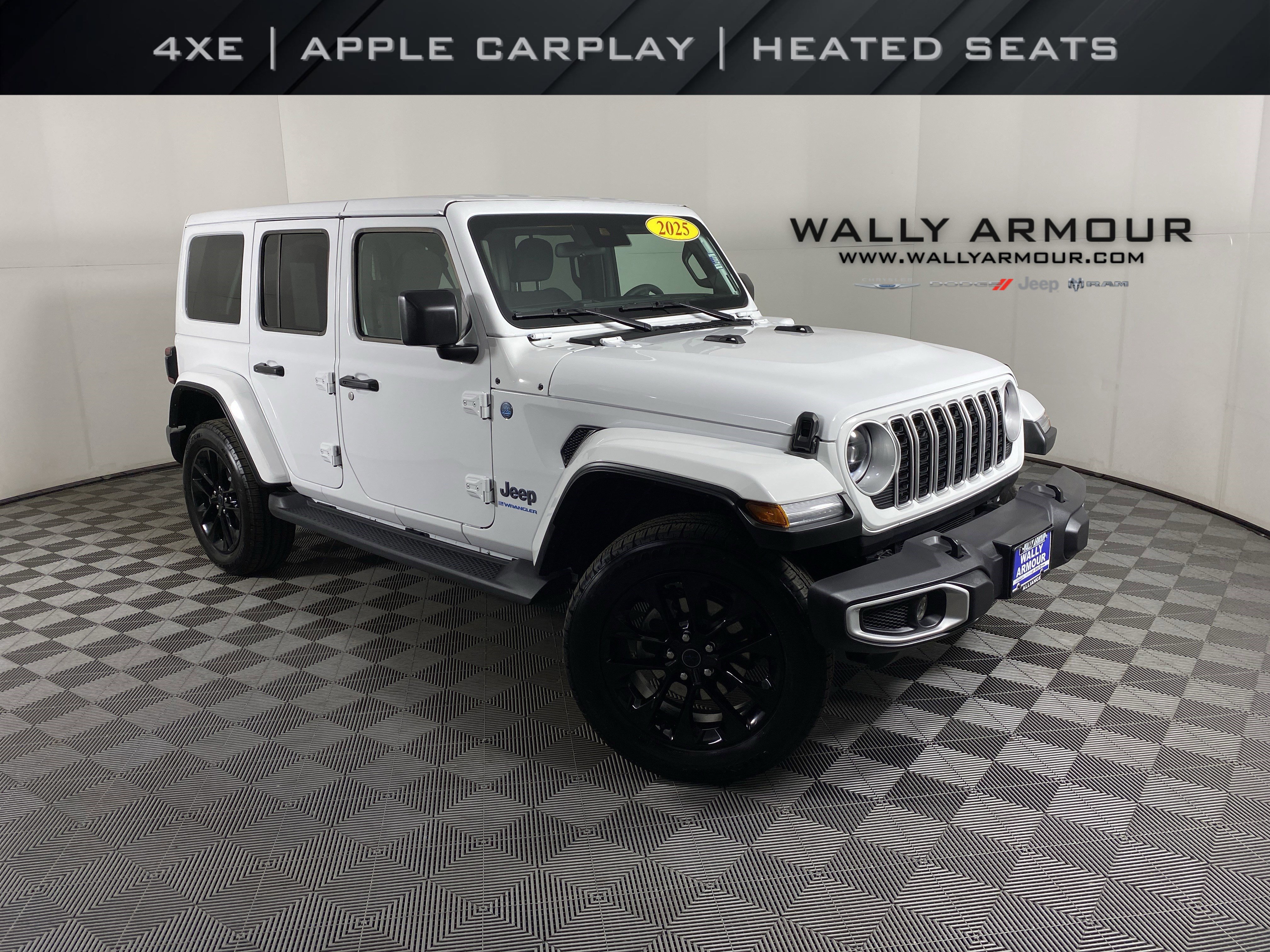 Used 2025 Jeep Wrangler Sahara AWD/4WD image 1