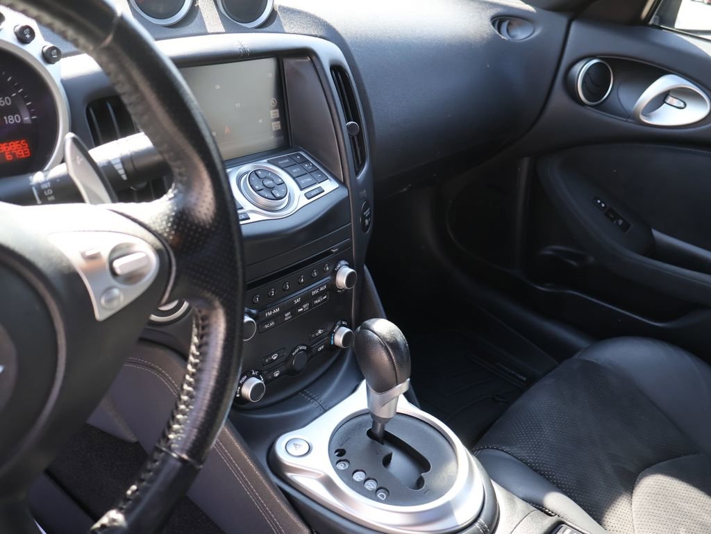 Used 2010 Nissan 370Z Touring image 16