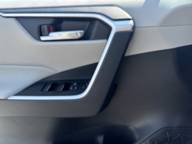 Used 2025 Toyota RAV4 XLE w/ Convenience Package image 19